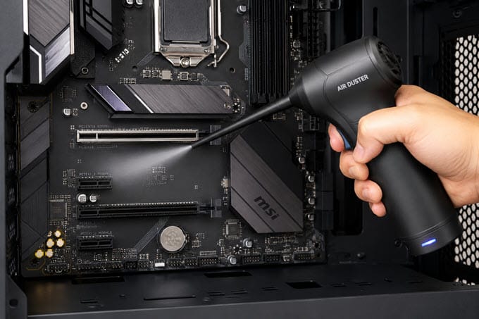 cleaning-PCIe-x16-slot